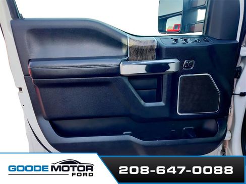 Used 2017 Ford F250 Lariat w/ Chrome Package image 20