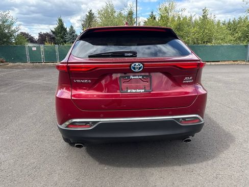 Used 2021 Toyota Venza XLE w/ Softex Package AWD/4WD image 6