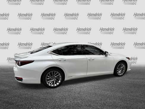 Used 2022 Lexus ES 300h Ultra Luxury image 10