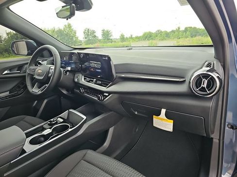 New 2026 Chevrolet Equinox LT w/ Safety and Technology Package AWD/4WD image 29