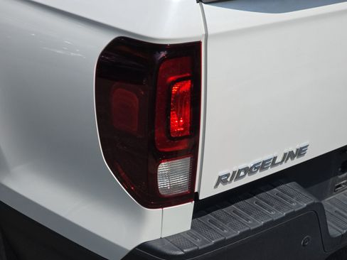 Used 2023 Honda Ridgeline Black Edition image 34