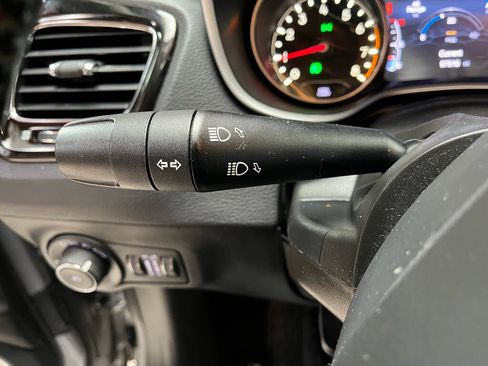 Used 2020 Jeep Compass Limited FWD image 16