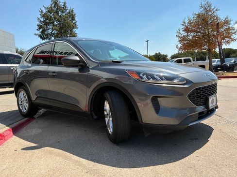 Used 2022 Ford Escape SE w/ Convenience Package FWD image 4