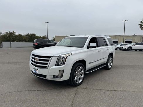 Used 2017 Cadillac Escalade Luxury image 5