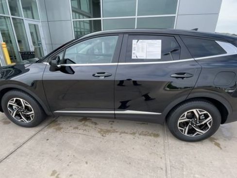 Used 2025 Kia Sportage LX FWD image 7