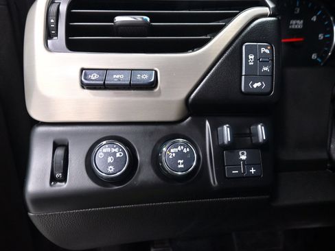 Used 2018 GMC Yukon XL Denali w/ Open Road Package AWD/4WD image 9