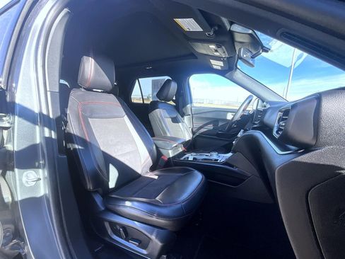 Used 2023 Ford Explorer ST-Line w/ Class IV Trailer Tow Package image 16