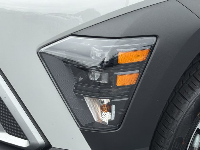 Used 2025 Hyundai Kona SEL AWD/4WD image 9