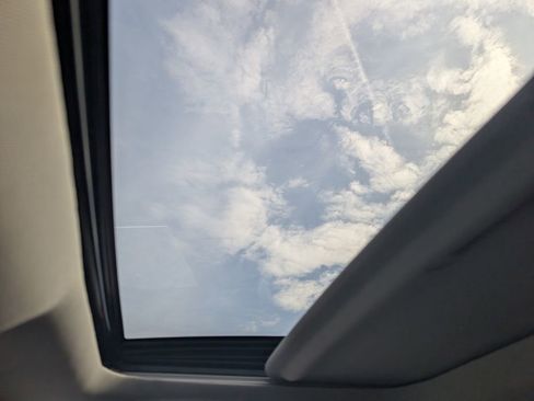 Used 2022 Toyota Highlander XLE image 26