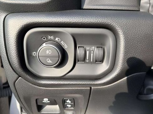 Used 2025 RAM 1500 Big Horn AWD/4WD image 21