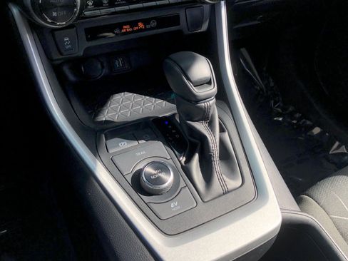 Used 2024 Toyota RAV4 XLE image 30