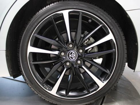 Used 2019 Toyota Camry XSE w/ Navigation Package FWD image 24