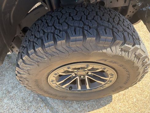 Used 2024 Jeep Wrangler Unlimited Rubicon AWD/4WD image 11