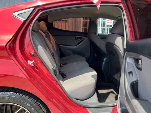Used 2015 Hyundai Elantra SE image 13