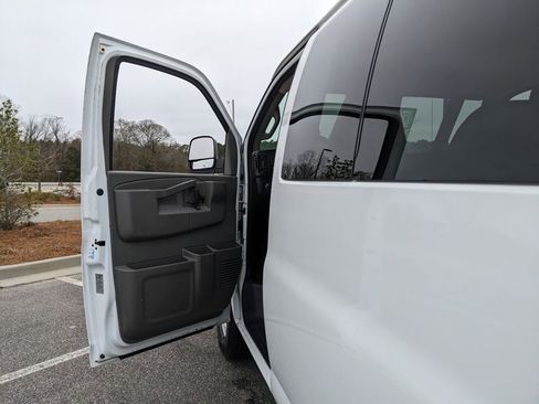 Used 2020 Chevrolet Express 3500 LT w/ LT Preferred Equipment Group image 38