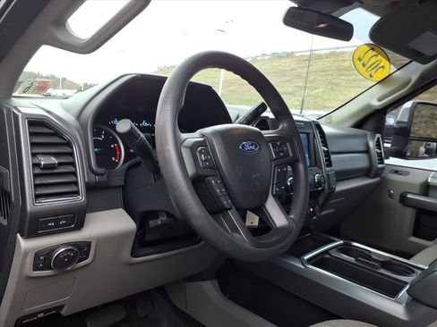 Used 2022 Ford F350 XLT w/ XLT Premium Package image 12