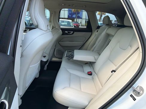 Certified 2024 Volvo XC60 B5 Plus w/ Protection Package Premier AWD/4WD image 21