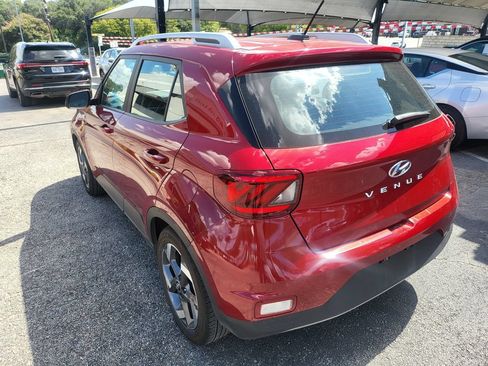 Used 2025 Hyundai Venue SEL FWD image 9