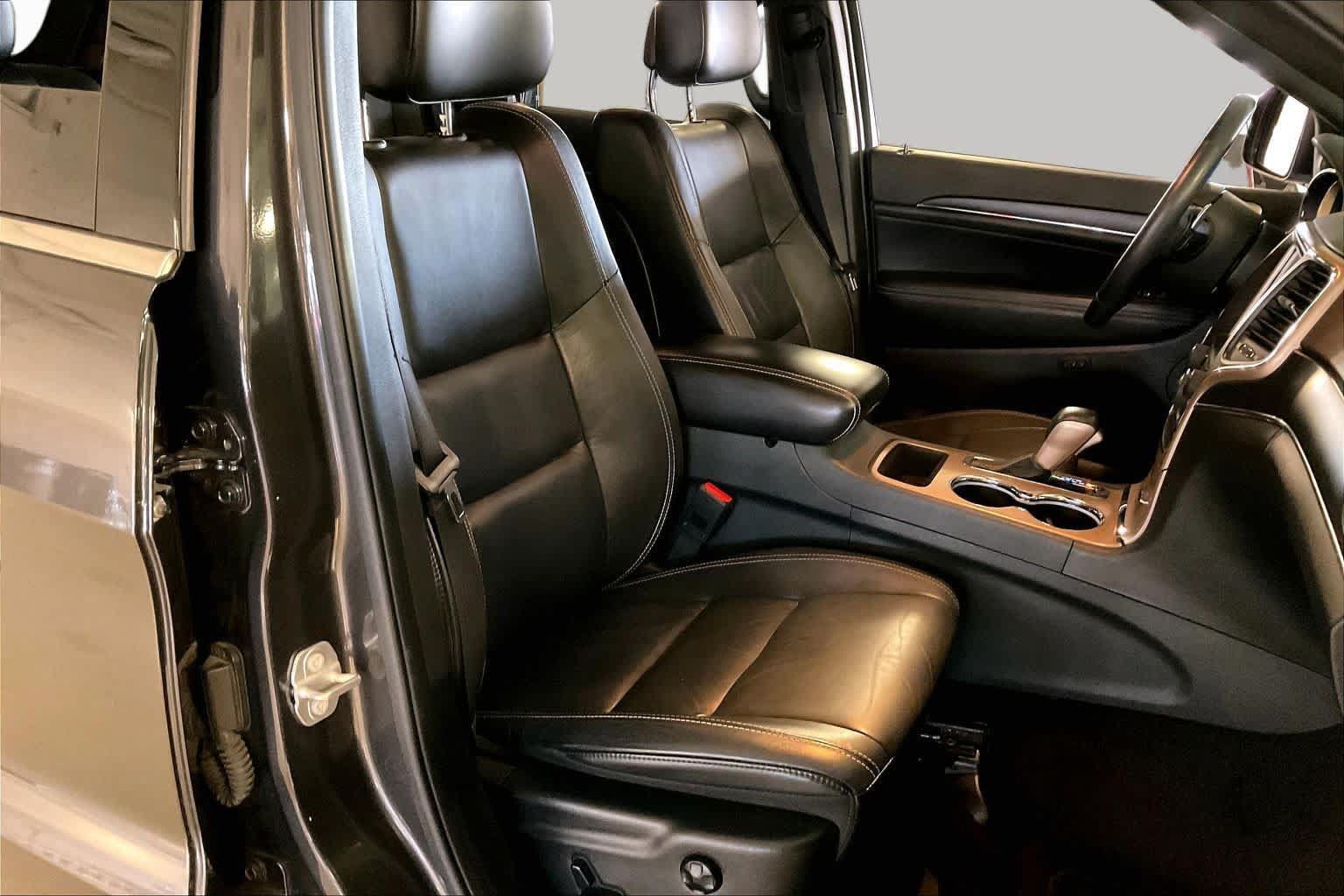 Used 2017 Jeep Grand Cherokee Limited RWD image 8