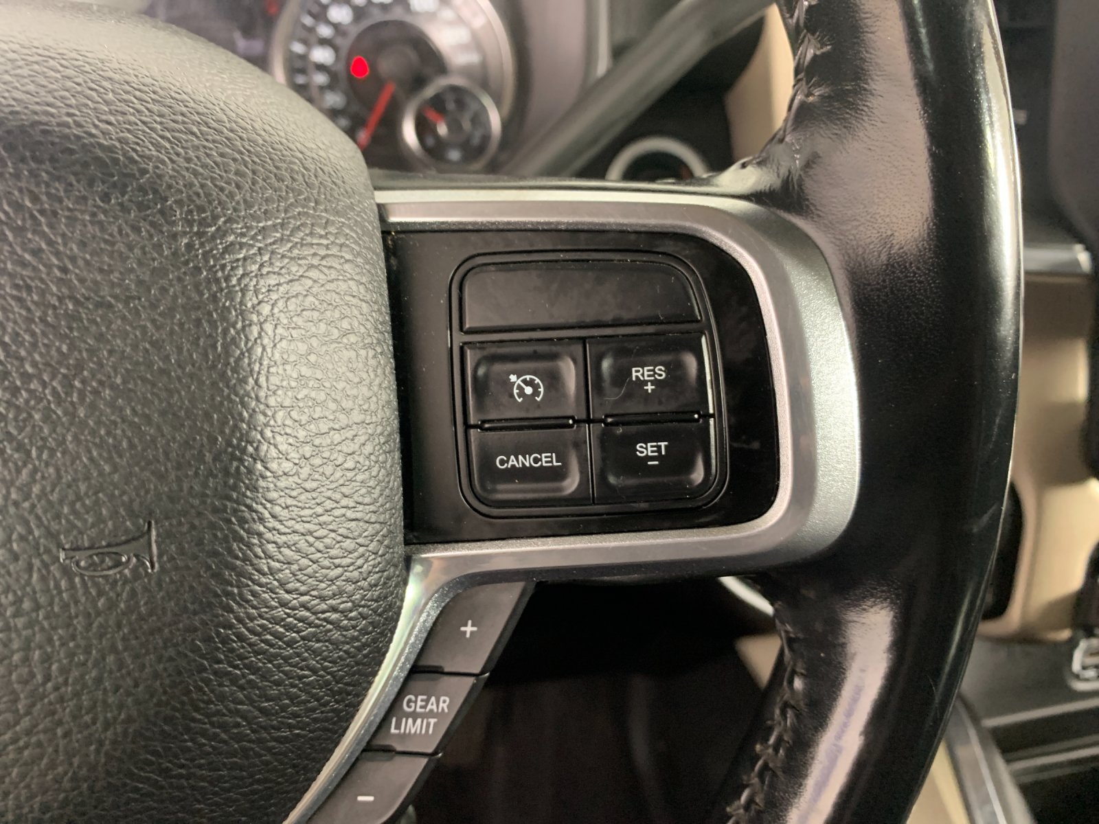 Used 2022 RAM 2500 Laramie AWD/4WD image 16