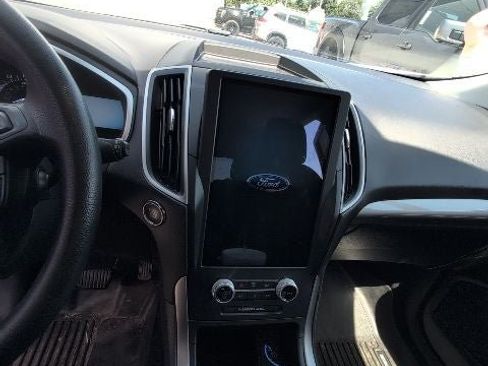 Used 2021 Ford Edge SE AWD/4WD image 10