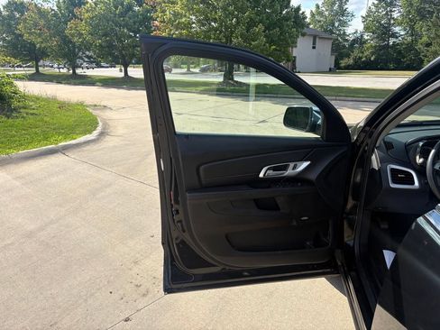 Used 2017 GMC Terrain SLE w/ Chrome Edition FWD image 13
