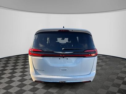 New 2026 Chrysler Pacifica Select