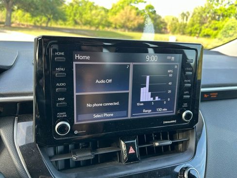 Used 2022 Toyota Corolla LE image 23