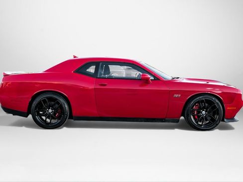 Used 2015 Dodge Challenger SRT w/ Technology Group image 5