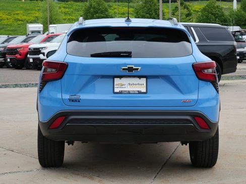 Used 2024 Chevrolet Trax RS w/ Sunroof Package FWD image 6