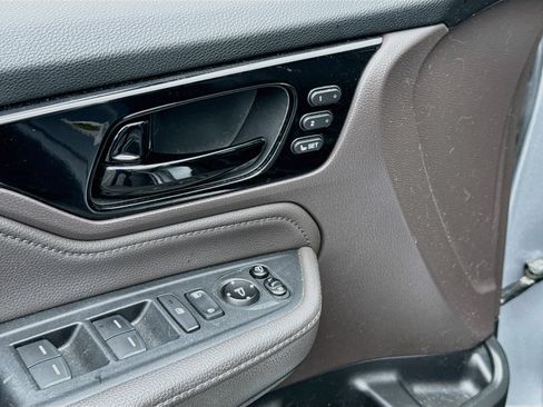 Used 2018 Honda Odyssey Elite image 9