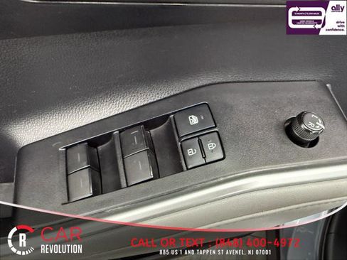 Used 2021 Toyota Highlander XLE image 43