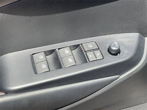 Certified 2019 Toyota Highlander XLE FWD image 27