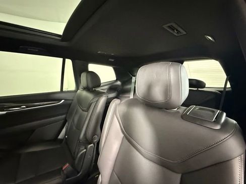 Used 2025 Cadillac XT6 Sport w/ LPO, Red Accent Package AWD/4WD image 27