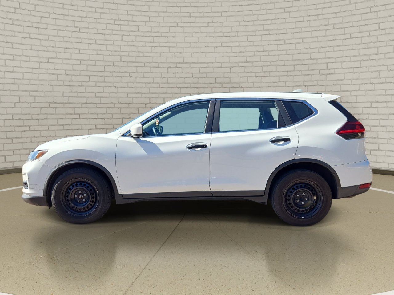 Used 2018 Nissan Rogue S FWD image 8