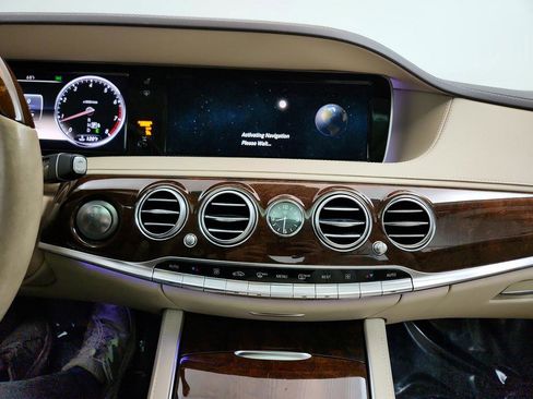 Used 2014 Mercedes-Benz S 550 Sedan image 21