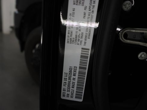 Used 2024 RAM 3500 Big Horn w/ Night Edition AWD/4WD image 63