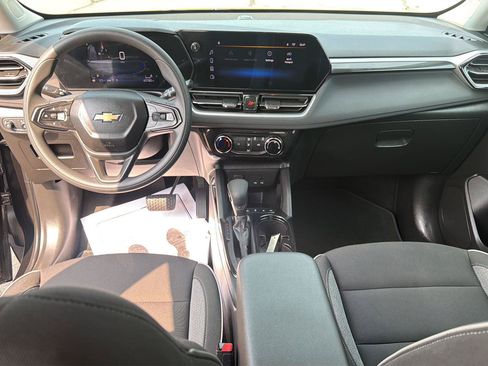 Used 2025 Chevrolet TrailBlazer LT AWD/4WD image 30