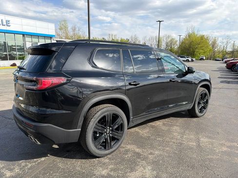 Certified 2025 GMC Acadia Elevation w/ Elevation Premium Package AWD/4WD image 3