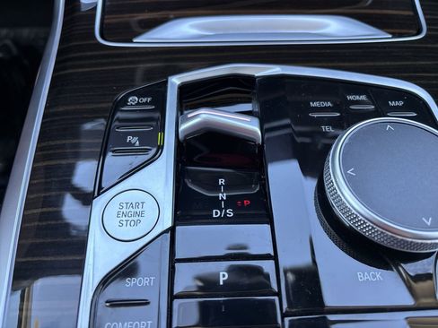 Used 2025 BMW X7 xDrive40i image 28