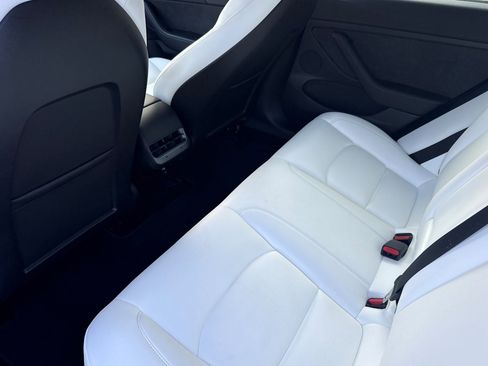 Used 2022 Tesla Model 3 Long Range image 13