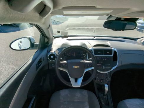 Used 2020 Chevrolet Sonic LT image 41