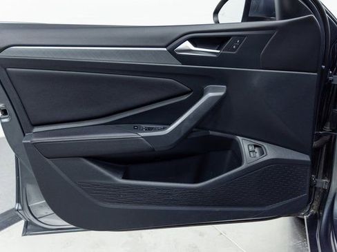 Used 2024 Volkswagen Jetta SE image 11