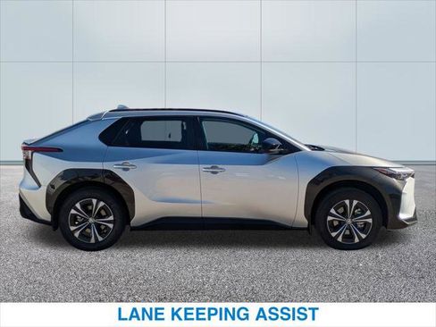 Used 2025 Toyota bZ4X FWD image 6