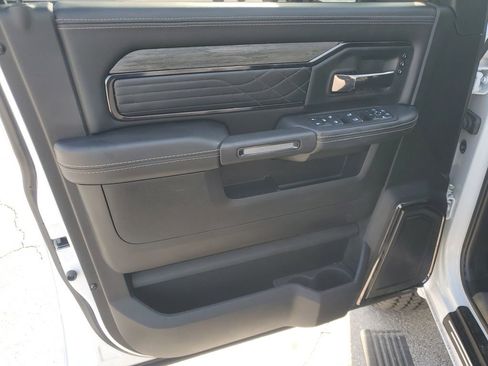 Used 2025 RAM 3500 Limited image 12