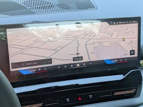 Used 2026 BMW 530i xDrive w/ M Sport Package image 13