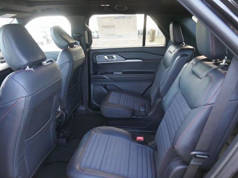 New 2026 Ford Explorer ST-Line w/ ST-Line Street Pack image 12