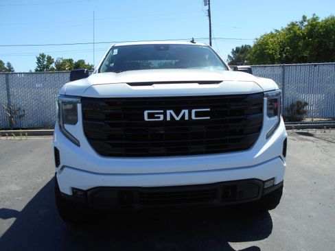 Used 2023 GMC Sierra 1500 Elevation AWD/4WD image 2