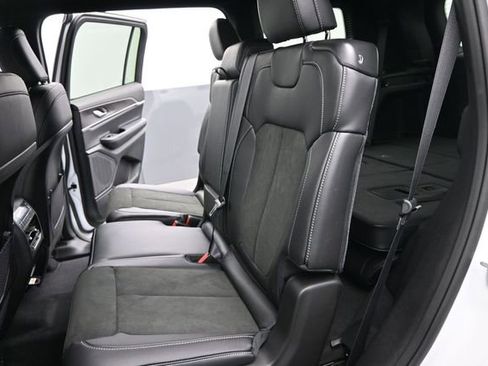 New 2026 Jeep Grand Cherokee L 4WD image 15