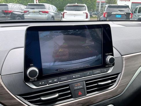 Used 2023 Nissan Altima 2.5 SV FWD image 19